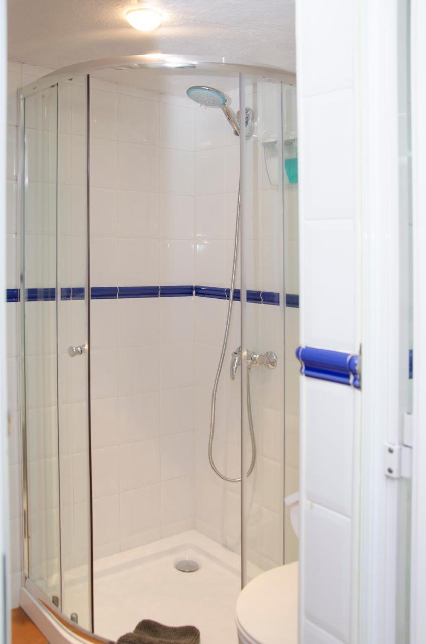 Apartment Vacarisses Torreblanca Estacion, Piscina Privada Esterno foto